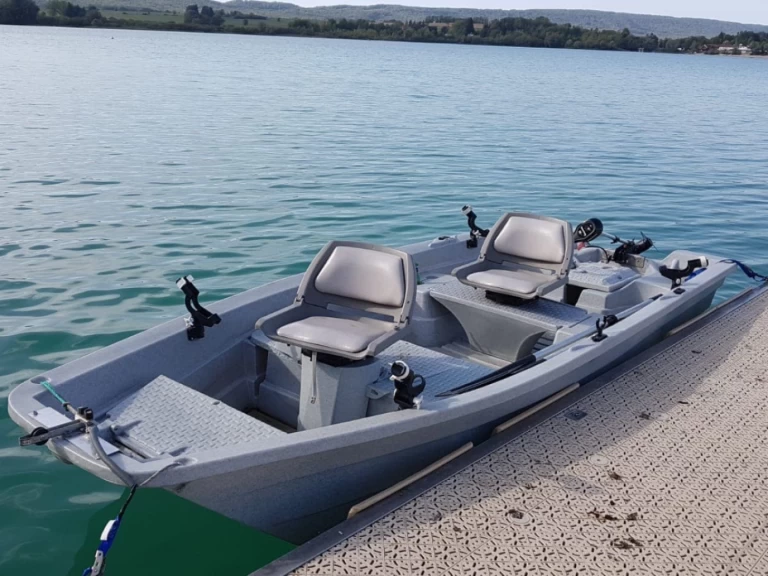 Silurine 4m charter bareboat or captained in  La Tour-du-Meix