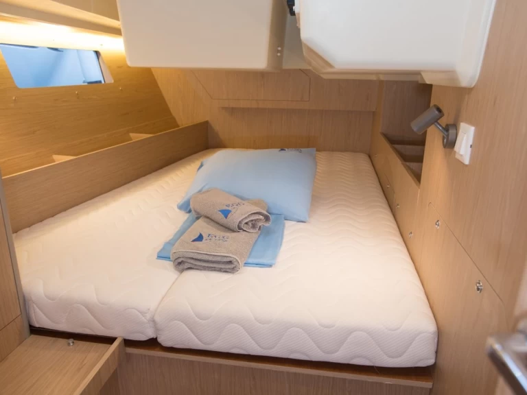 Bareboat Rental Sailboat Bénéteau with a boat licence