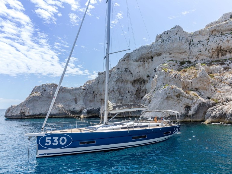 Sailboat rental in Vodice - Dufour Dufour 530