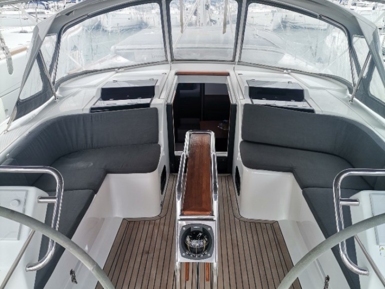 Boat rental Hanse Hanse 455 in Sukošan on Samboat