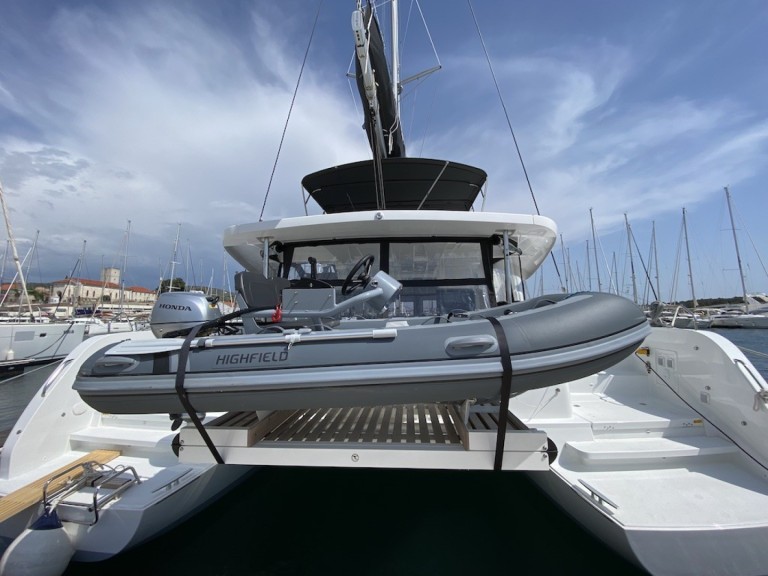 Yacht charter Šibenik cheap Lagoon 46