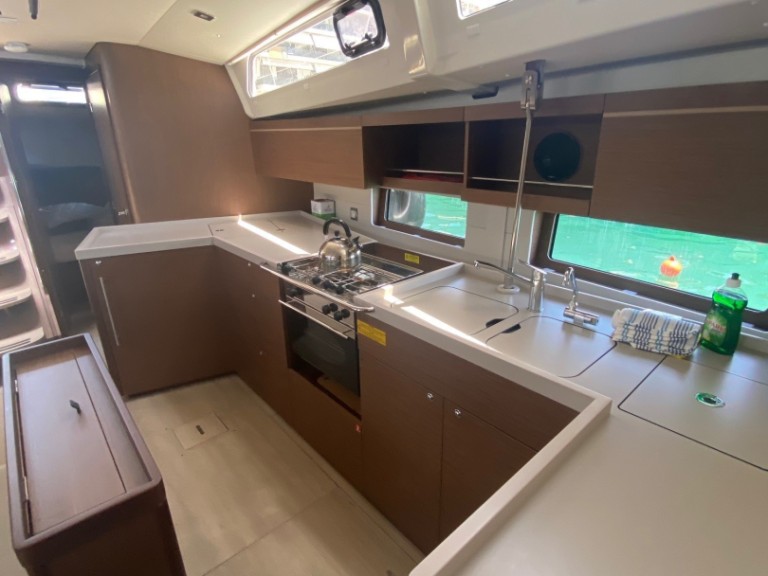 Bareboat Rental Sailboat Bénéteau with a boat licence