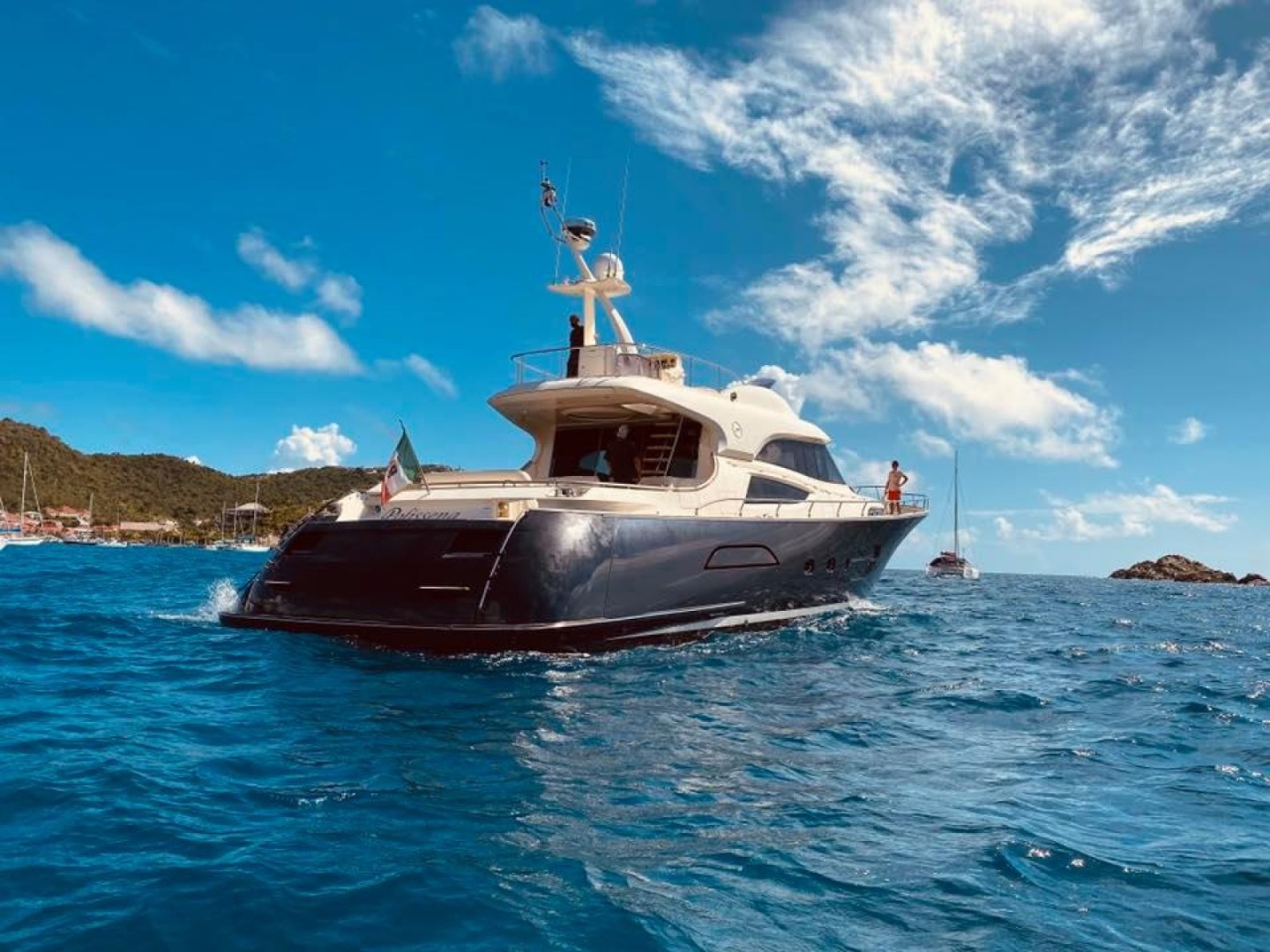 Rent a Luxury Yacht Mochi Craft Dolphin 74 in Gustavia (Polissena
