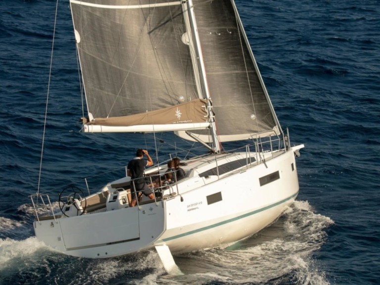 Sailboat for rent Tropea at the best price