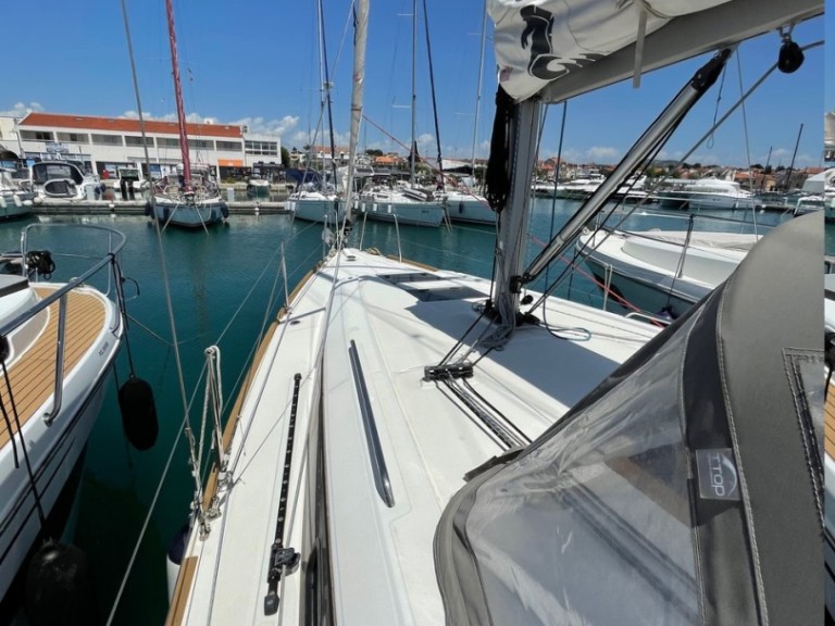 Sailboat rental with or without captain Bénéteau Pirovac