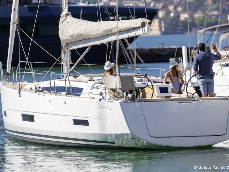 Sailboat for rent Marseille at the best price