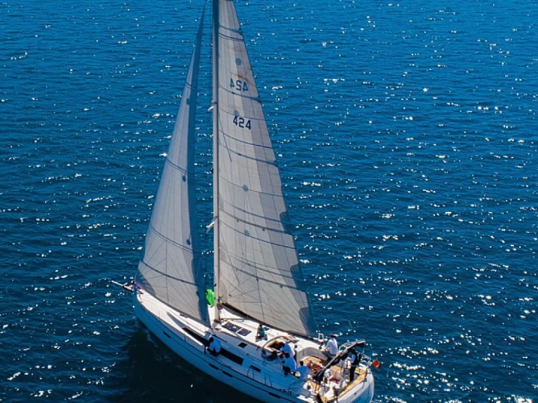 Bareboat Rental Sailboat Bavaria with a boat licence