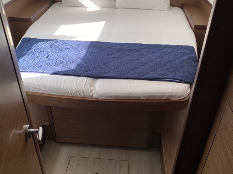 Yacht charter Marina Cala dei Sardi cheap Lagoon 42