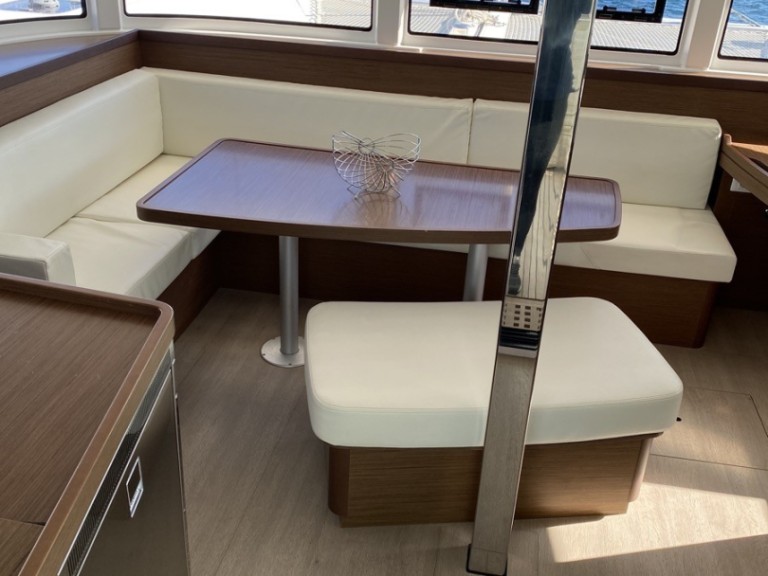 Catamaran rental in Cugnana Verde - Lagoon Lagoon 42