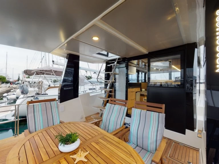 Luxury Yacht rental with or without captain Cobra Yachts Trogir