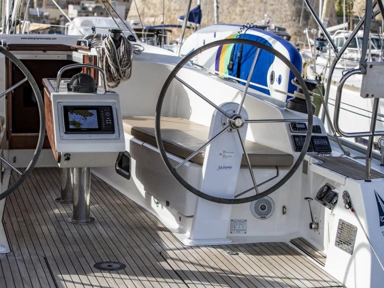 Yacht charter Kalkara cheap Bavaria 41 Cruiser