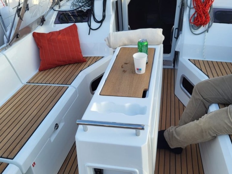 Bénéteau Oceanis 34.1 in Šimuni on SamBoat