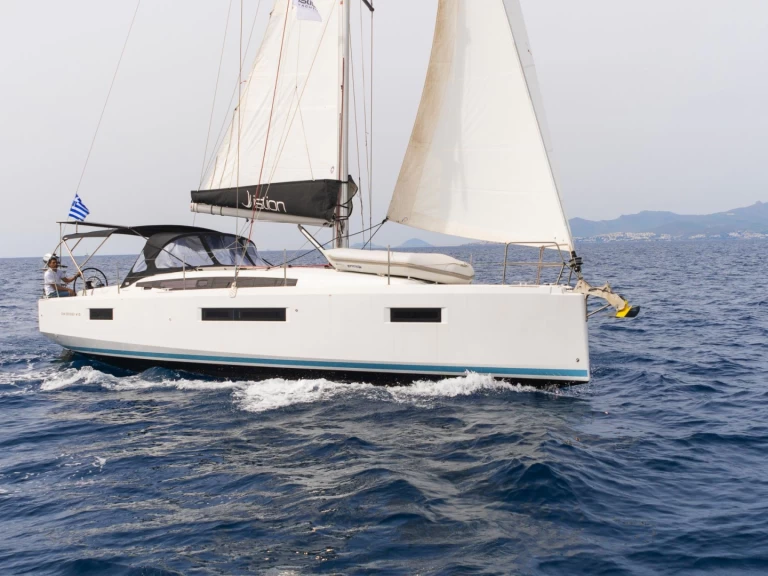 Sailboat rental in Skiathos - Jeanneau Sun Odyssey 410