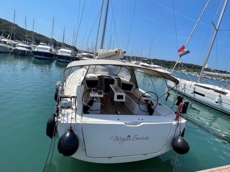 Sailboat rental with or without skipper Dufour Marina Veruda