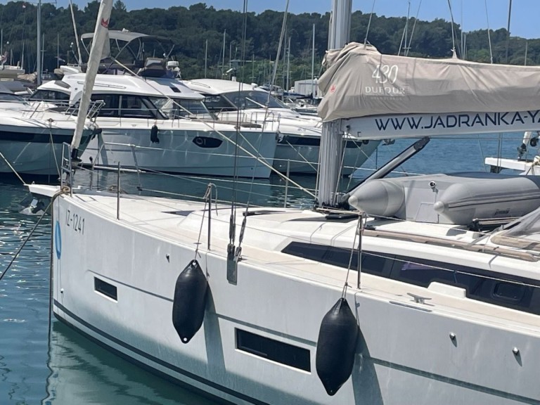 Sailboat for rent Marina Veruda at the best price