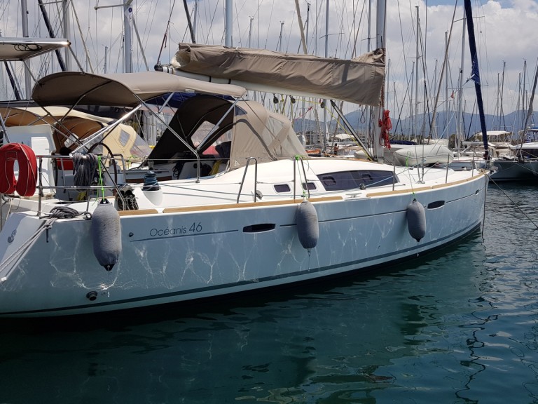 Bénéteau Oceanis 46 in Alimos on SamBoat