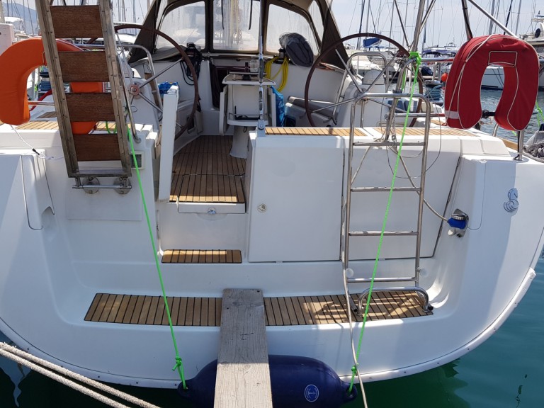 Yacht charter Alimos cheap Oceanis 46