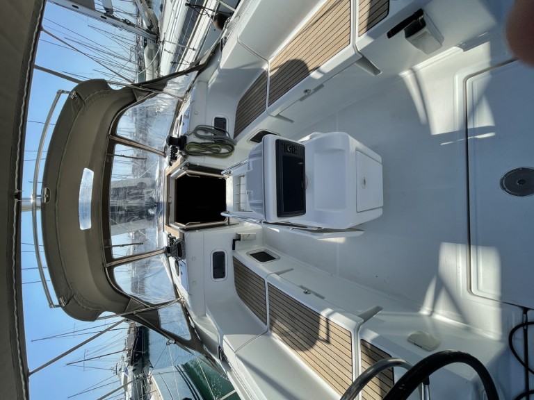 Rent a Jeanneau Sun Odyssey 469 Alimos