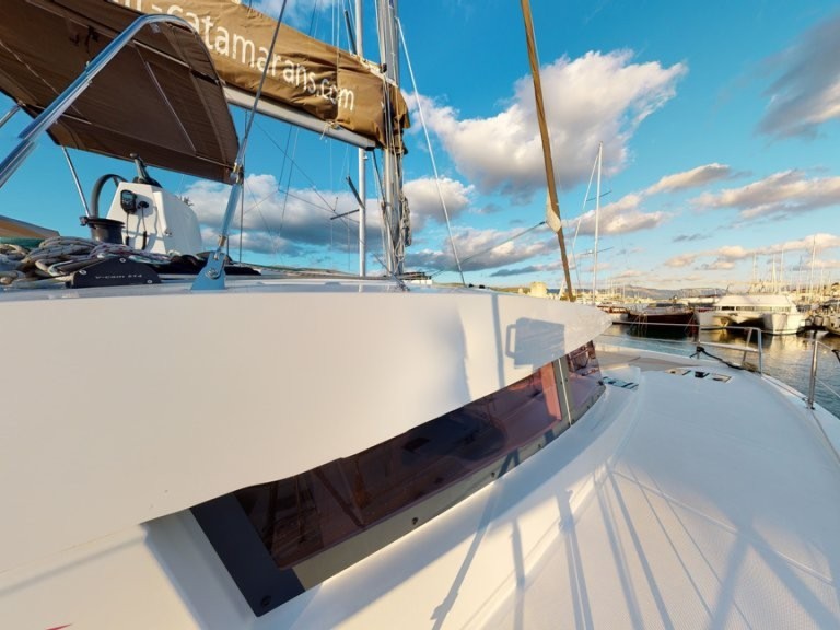 Bareboat Rental Catamaran Bali with a boat licence