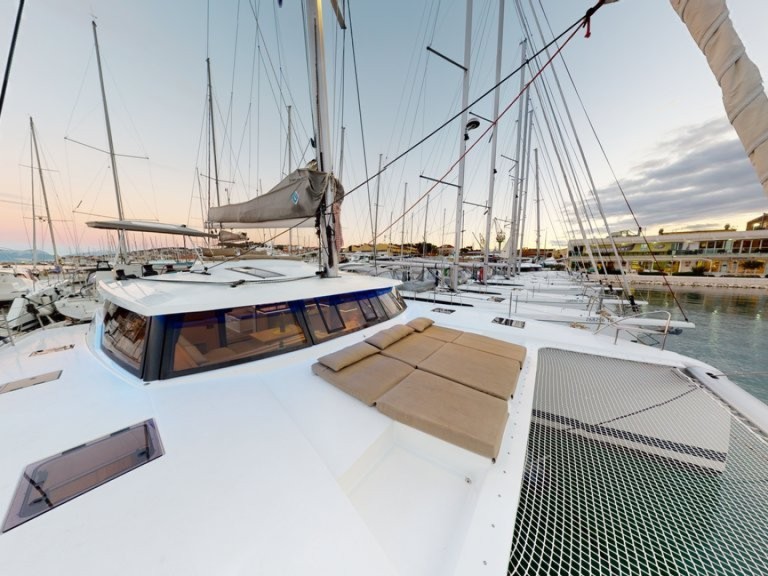 Catamaran rental in Trogir - Fountaine Pajot Saona 47