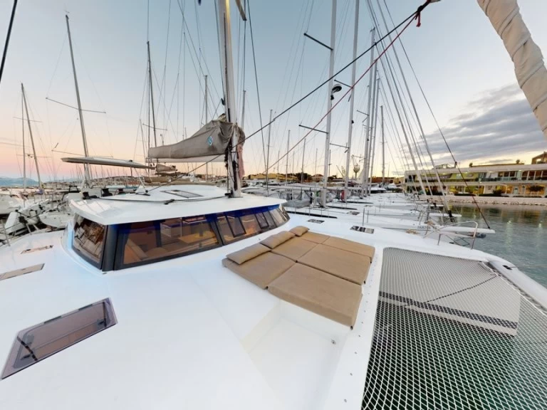 Catamaran rental in Trogir - Fountaine Pajot Saona 47