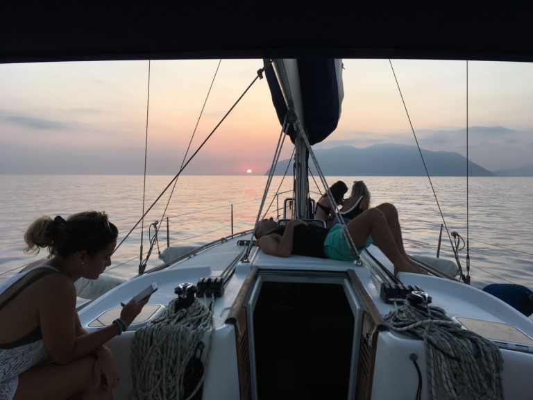 Bénéteau Cyclades 393 in Milazzo on SamBoat