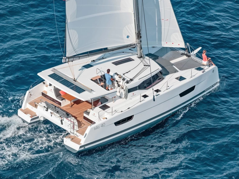 Fountaine Pajot Isla 40 in Lávrio on SamBoat