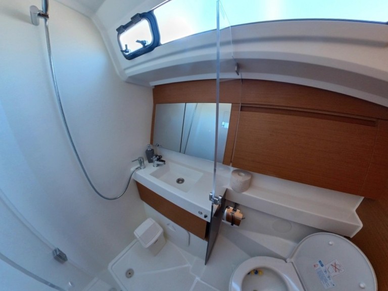 Sailboat for rent Pirovac at the best price