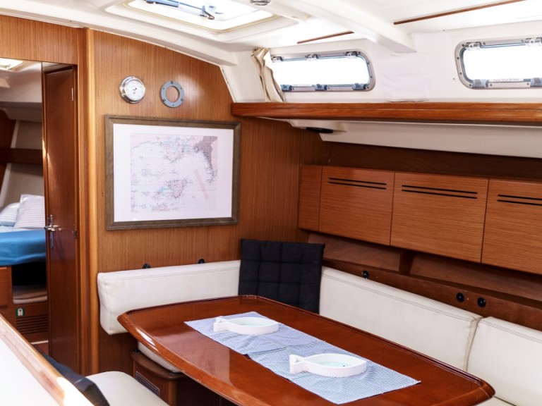 Bénéteau Cyclades 50.5 in Lefkáda on SamBoat