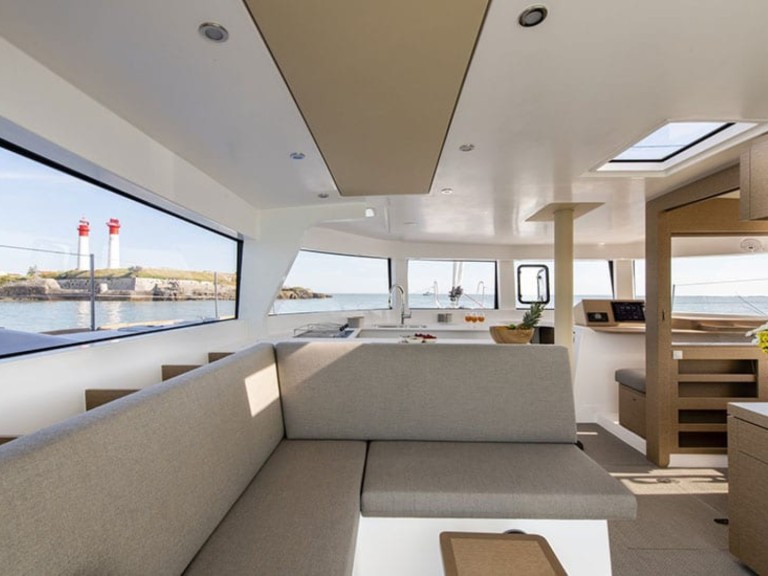 Sailboat for rent Les Sables-d'Olonne at the best price