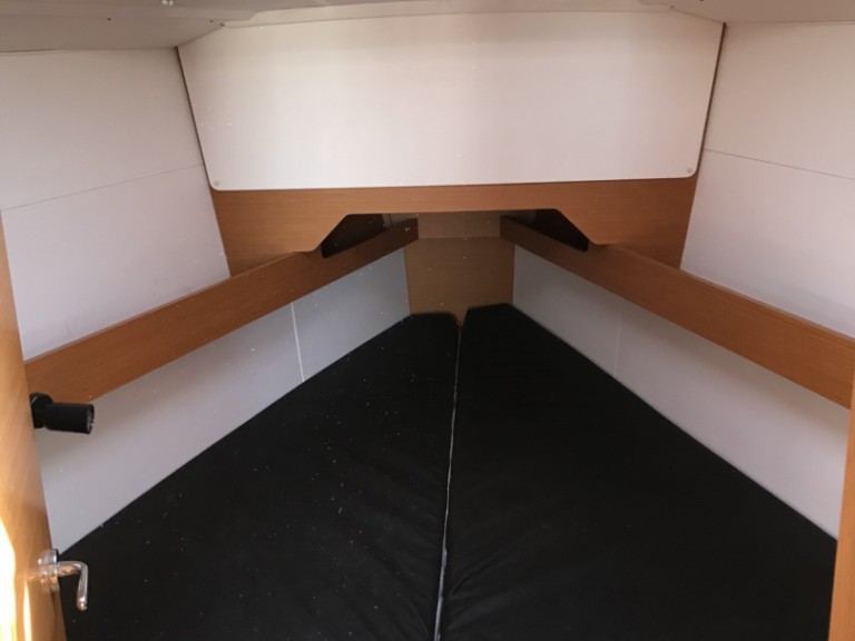 Jeanneau Sun Odyssey 349 in La Rochelle on SamBoat