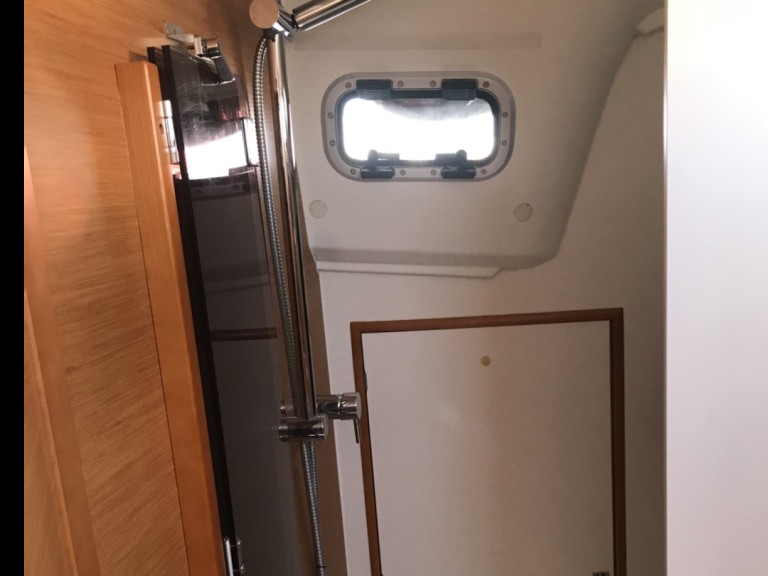 Sailboat rental with or without captain Jeanneau La Rochelle