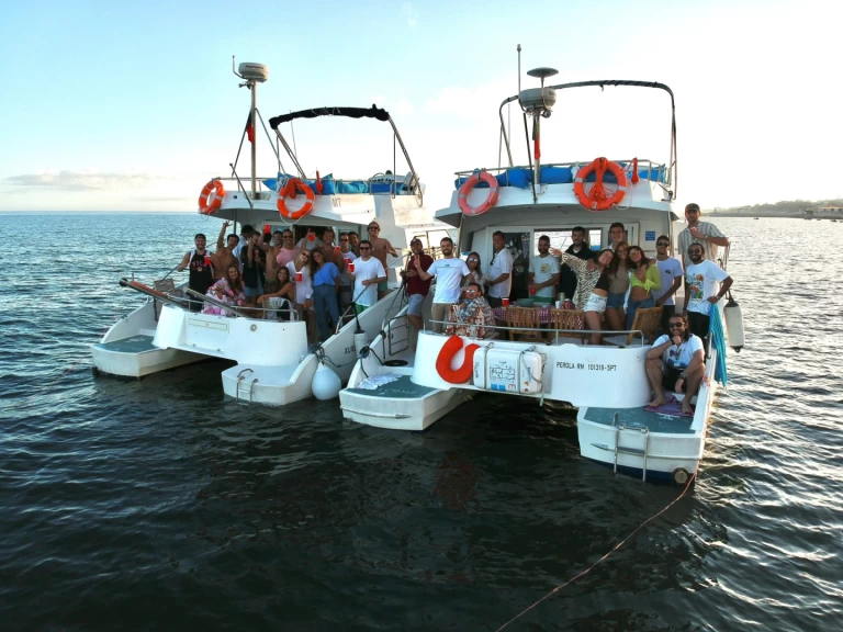 Motorboat rental with or without captain Fountaine Pajot Belém