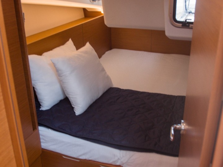 Sailboat rental in Volos - Jeanneau Sun Odyssey 440