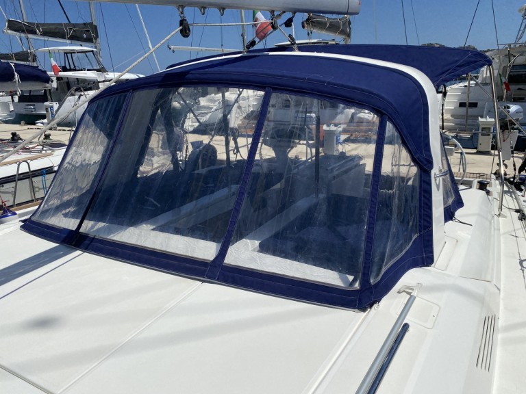 Sailboat for rent Cugnana Verde at the best price