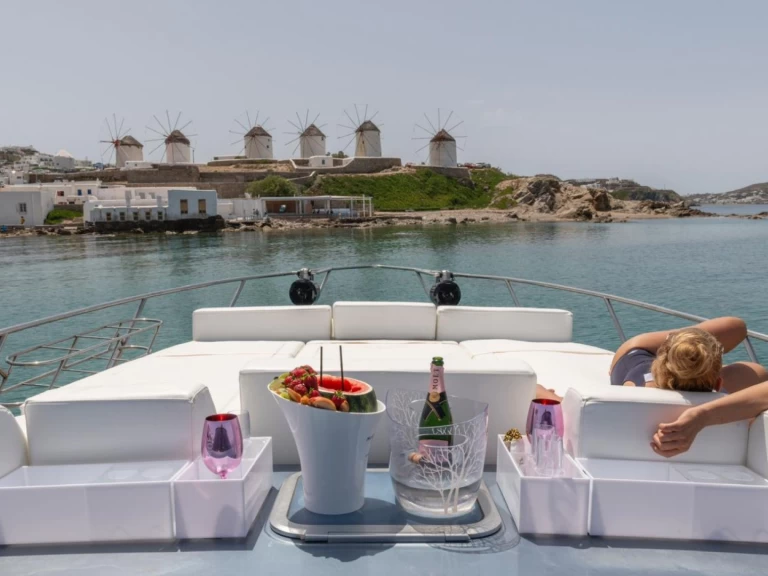 Boat rental Cranchi Mediterranee 44 in Ornos on Samboat