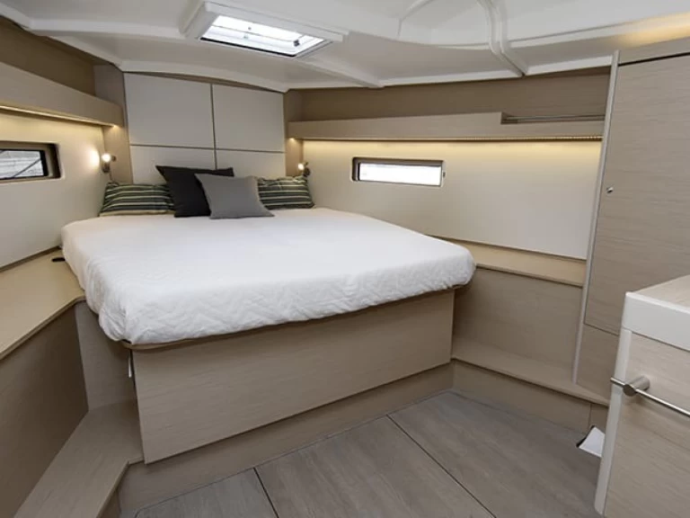 Boat rental Bénéteau Oceanis 40.1 - Beneteau - First Line in Le Marin on Samboat