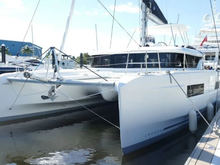 Yacht charter Le Marin cheap Lagoon 46