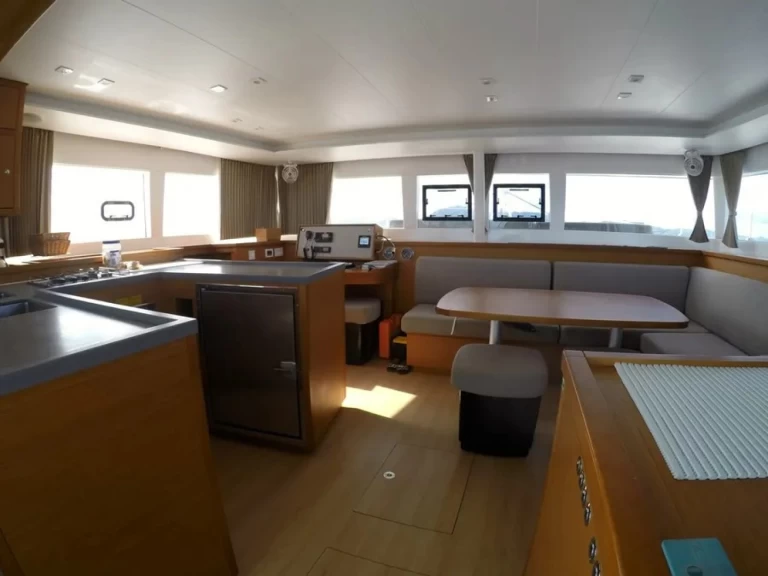 Yacht charter Le Marin cheap Lagoon 450