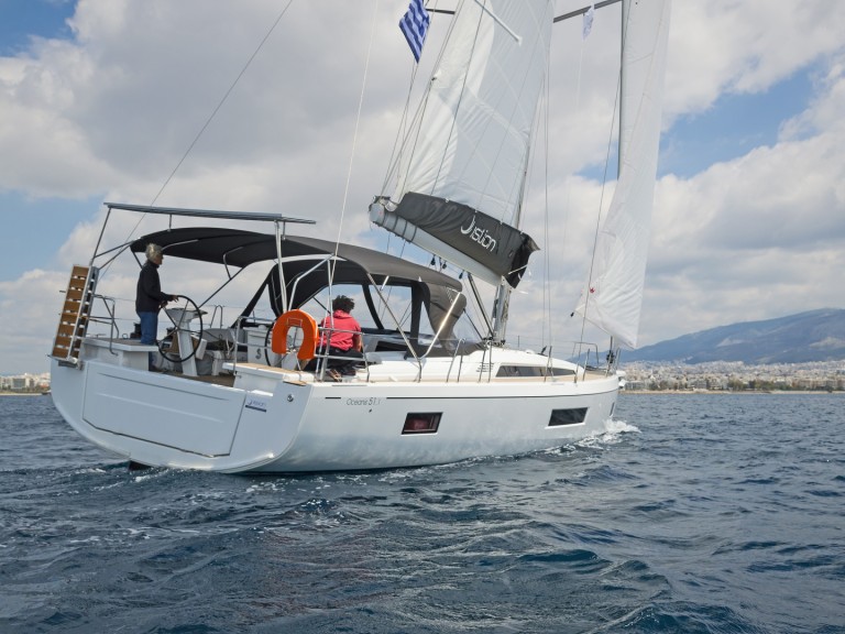 Bareboat Rental Sailboat Bénéteau with a boat licence