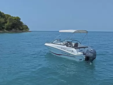 Jeanneau Cap Camarat 5.5 BR in Rovinj on SamBoat