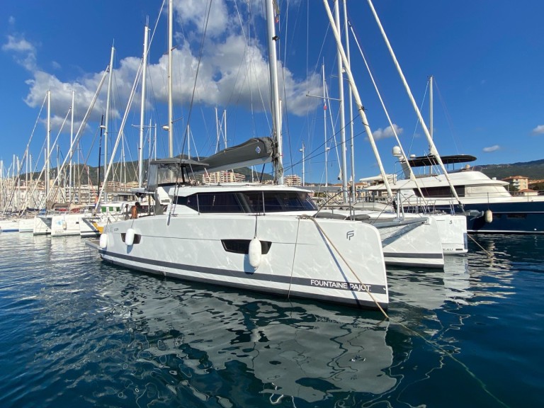 Boat rental Fountaine Pajot Isla 40 in Ajaccio on Samboat