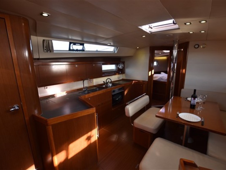 Bénéteau Oceanis 45 charter bareboat or captained in  Volos