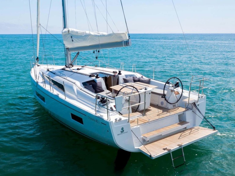 Yacht charter Lagos cheap Oceanis 40.1