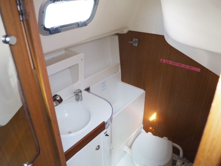 Rent a 2 SUN ODYSSEY 29.2 Arzon