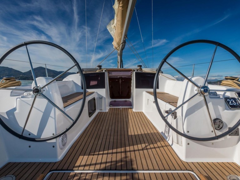 74 DUFOUR 310 in Arzon on SamBoat