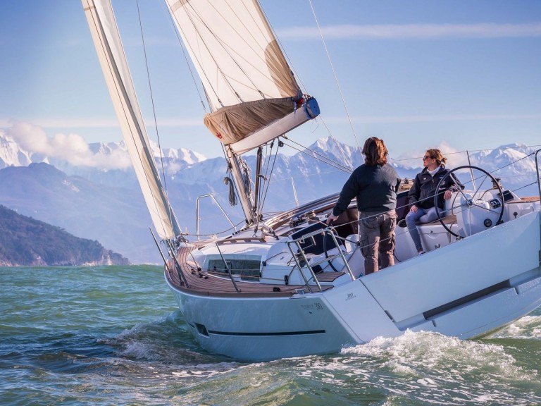 Sailboat rental in Arzon - 74 DUFOUR 310