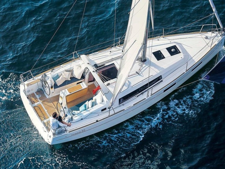 Rent a 4 OCEANIS 35 Arzon