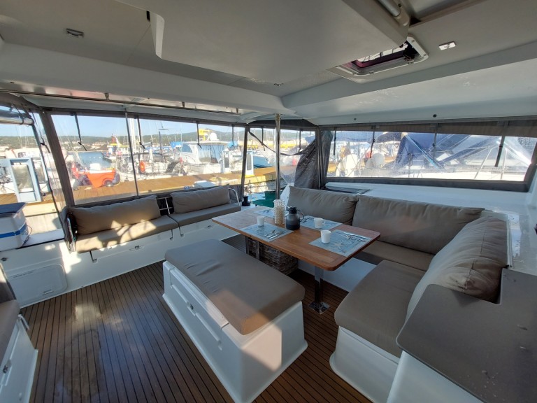 Boat rental Fountaine Pajot Saona 47 in Castiglioncello on Samboat
