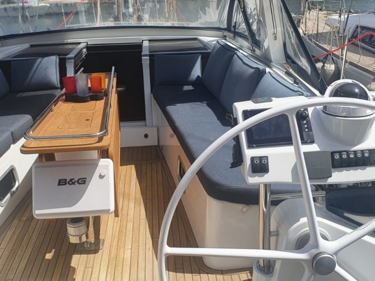 Bareboat Rental Sailboat Bénéteau with a boat licence